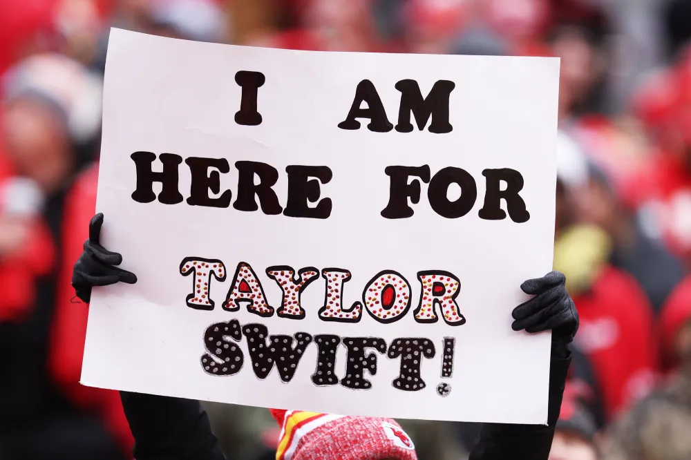 Adele Thinks Taylor Swift NFL Coverage Makes Football Games More Enjoyable to Watch