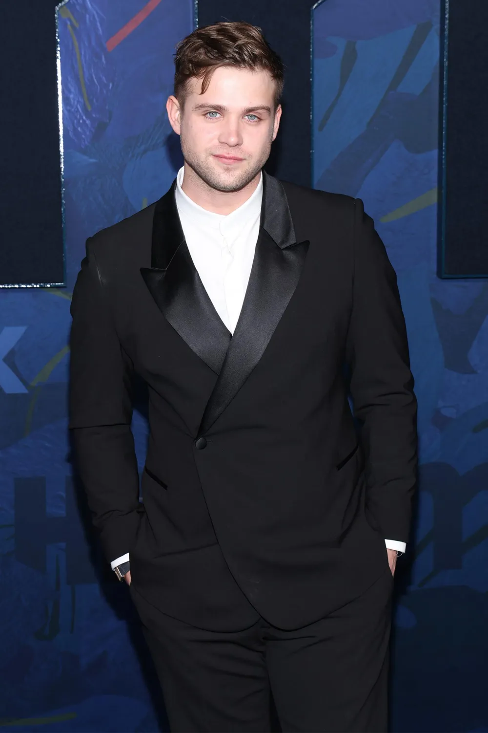 Why Tom Holland Now Owes Kelly Clarkson 7 Dollars With Interest After Leaving Leo Woodall With a Beer Tab