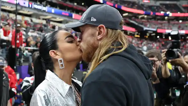 49ers George Kittle and Wife Claire Share Kiss Before 2024 Super Bowl