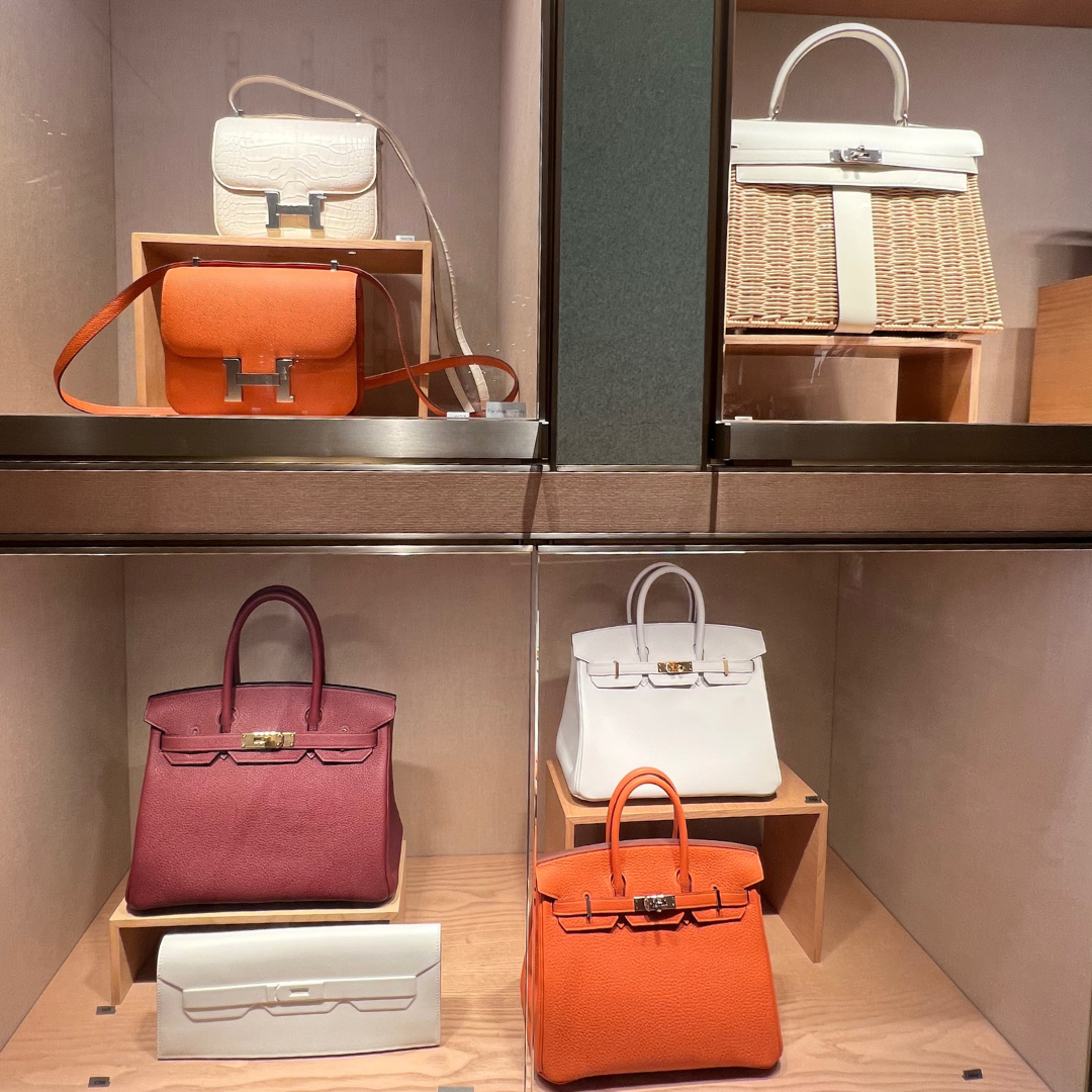 experience shopping in paris with live diary updates