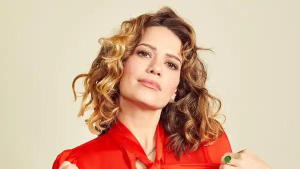 Bethany Joy Lenz Announces Presale for Memoir About Her Experience in a Cult