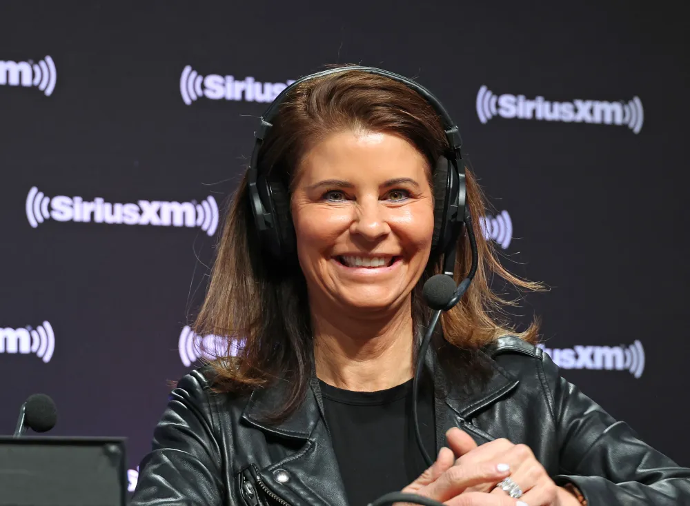 Christian McCaffrey and Olivia Culpo Cant Afford Box at Super Bowl