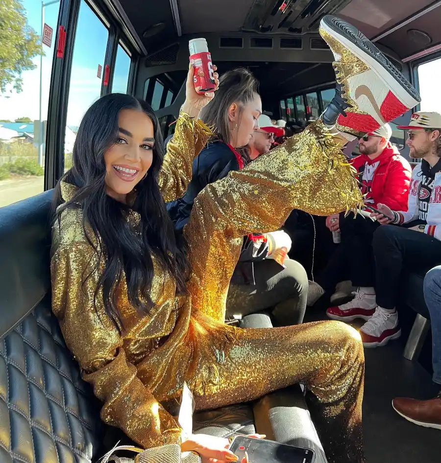 Claire Kittle s Game Day Looks 828