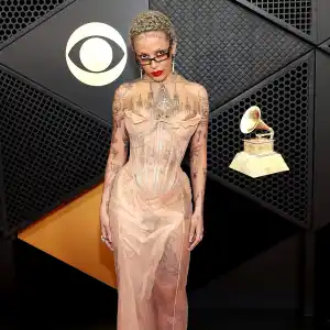 Doja Cat Shows Off 100 New Tattoos — and Her Nipples — at 2024 Grammys 653