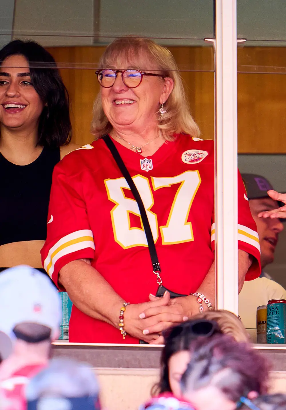 Donna Kelce Shares She Loves to Bake With Son Jason Kelce s Daughters 533