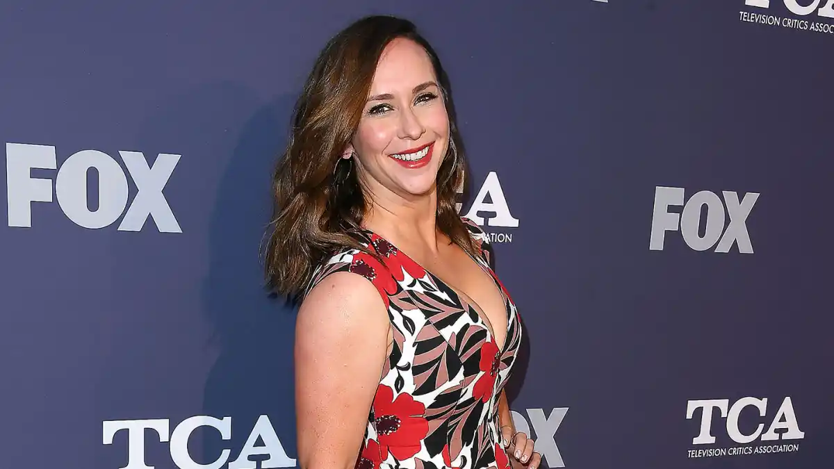 Feature Jennifer Love Hewitt Pajamas