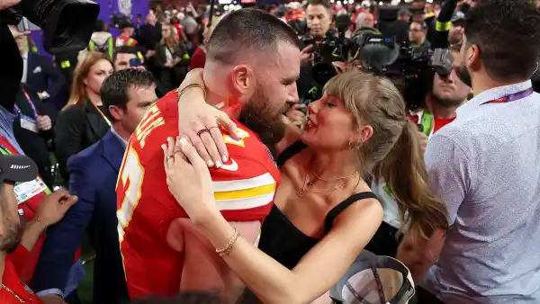 Feature Taylor Swift Goes TikTok Official With Travis Kelce
