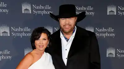 Feature Toby Keith and Wife Tricia Lucus Relationship Timeline
