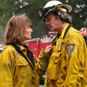 Fire Country Billy Burke Wants Fans to Root for Vince and Sharon