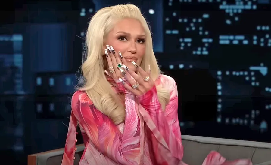 Gwen Stefani Gushes Over Blake Shelton s Valentine s Day Gift