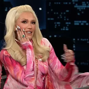 Gwen Stefani Gushes Over Huge Diamond and Emerald Ring Blake Shelton Gifted Her for Valentine’s Day