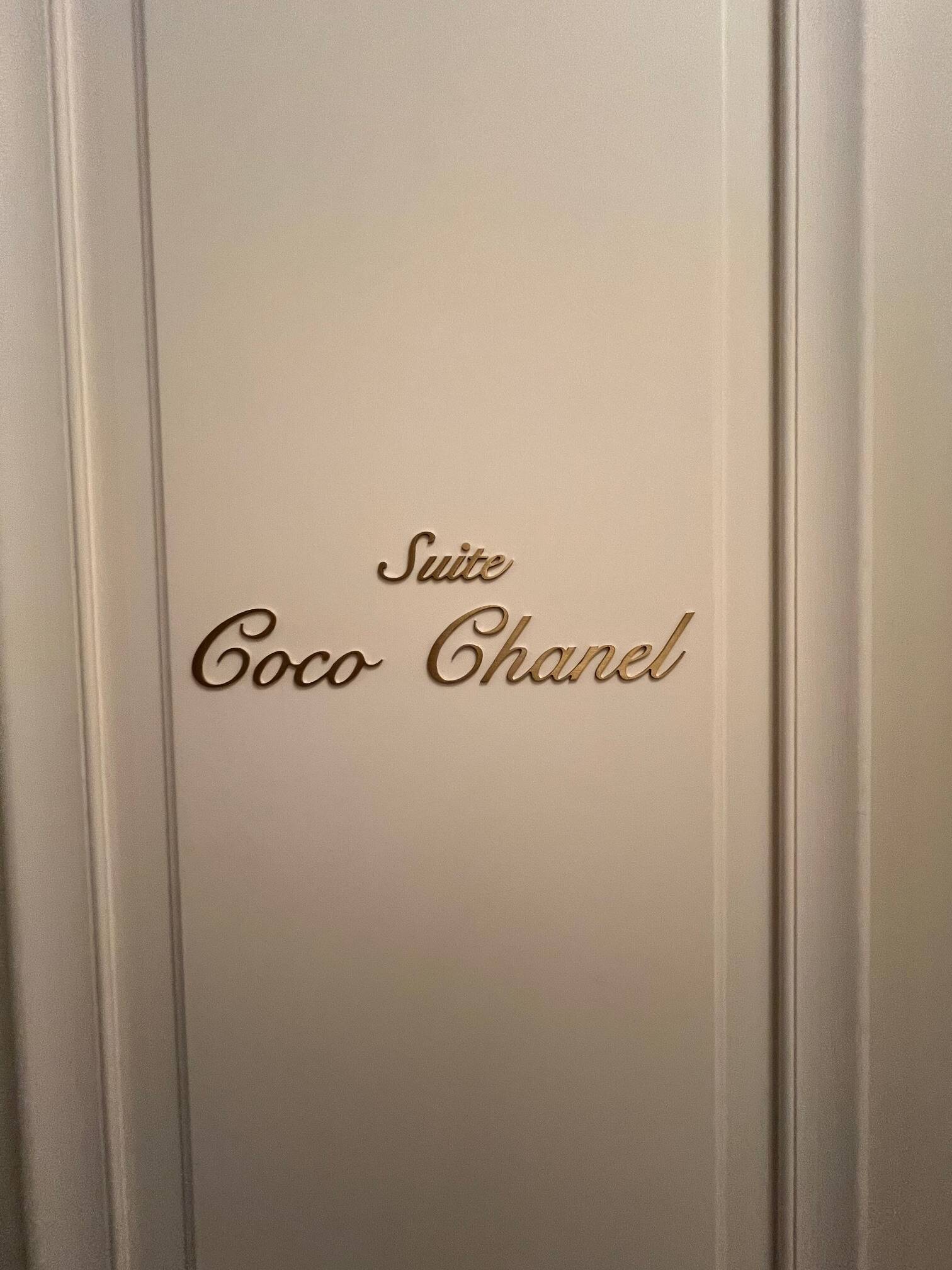 experience shopping in paris with live diary updates