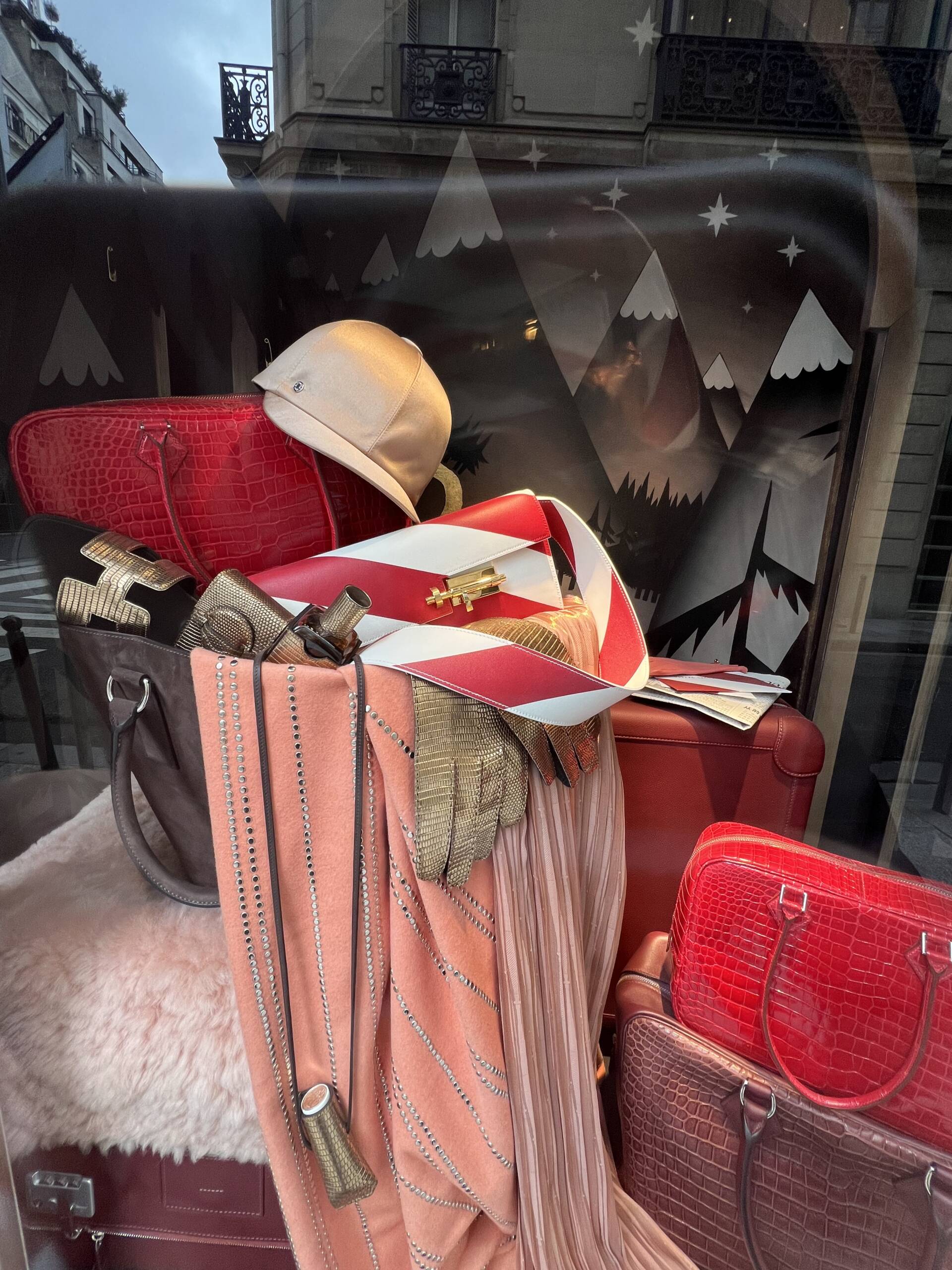 experience shopping in paris with live diary updates