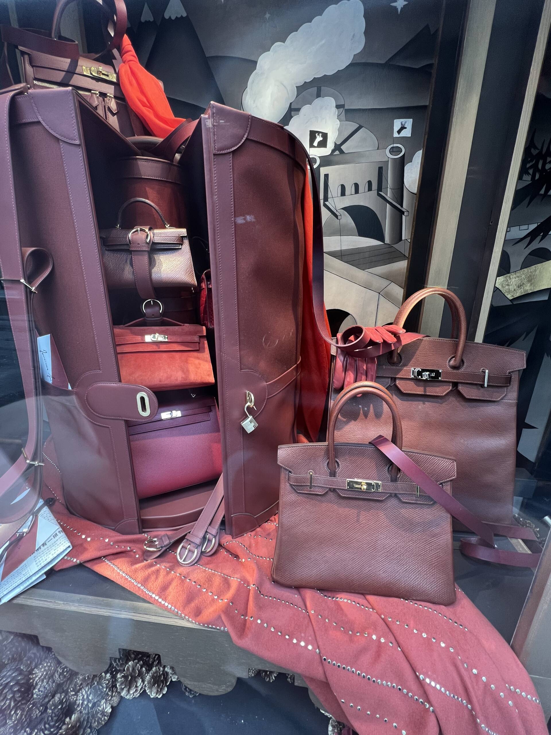 experience shopping in paris with live diary updates