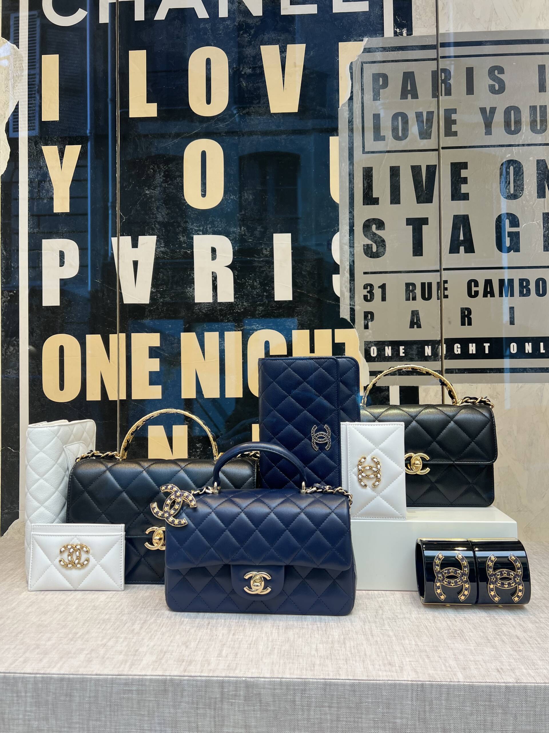 experience shopping in paris with live diary updates