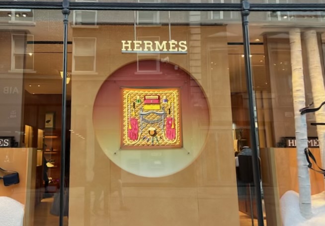 experience shopping in paris with live diary updates