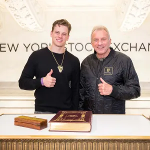 Joe Montana and Joe Burrow Encourage New NFL Fans to Pay Attention During the Offseason 108