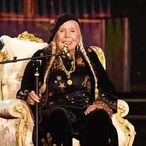 Joni Mitchell Performs at the 2024 Grammy Awards for the 1st Time at Age 80 680