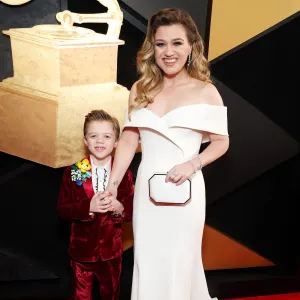 Kelly Clarkson Brings Son Remington as Her Grammys Plus-One