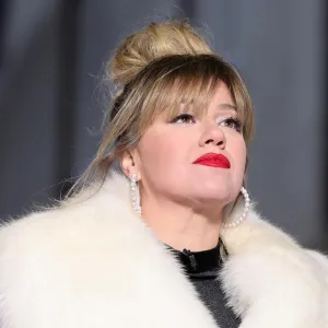Kelly Clarkson Says 1 American Idol Producer Wasnt a Fan of Hers for This Reason