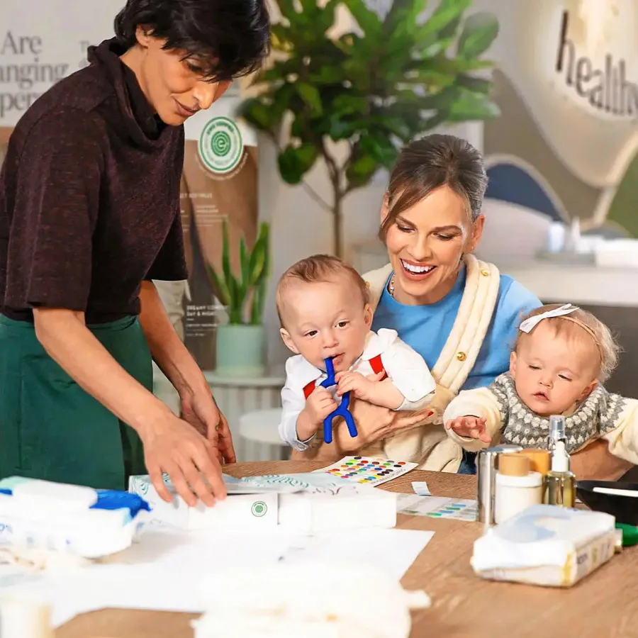 Kourtney Kardashian Gives Her Meals Some Major Heat With a Dab of Dorsey Green Sauce 154