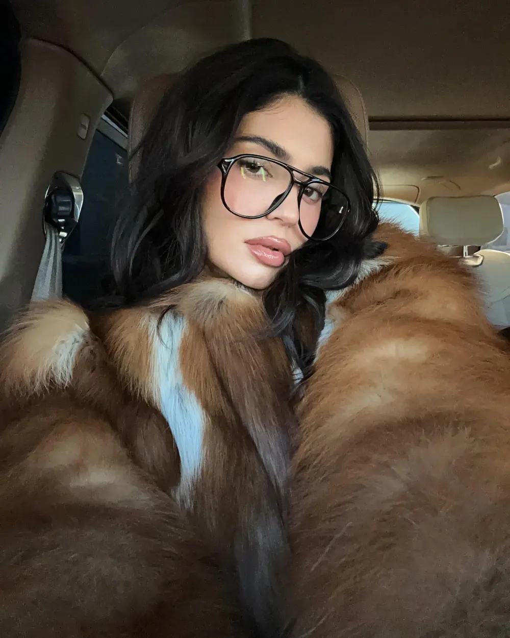 Kylie Jenner Reminds Us She&rsquo;s the Queen of Fur Coats: &lsquo;Happy Vday&rsquo;