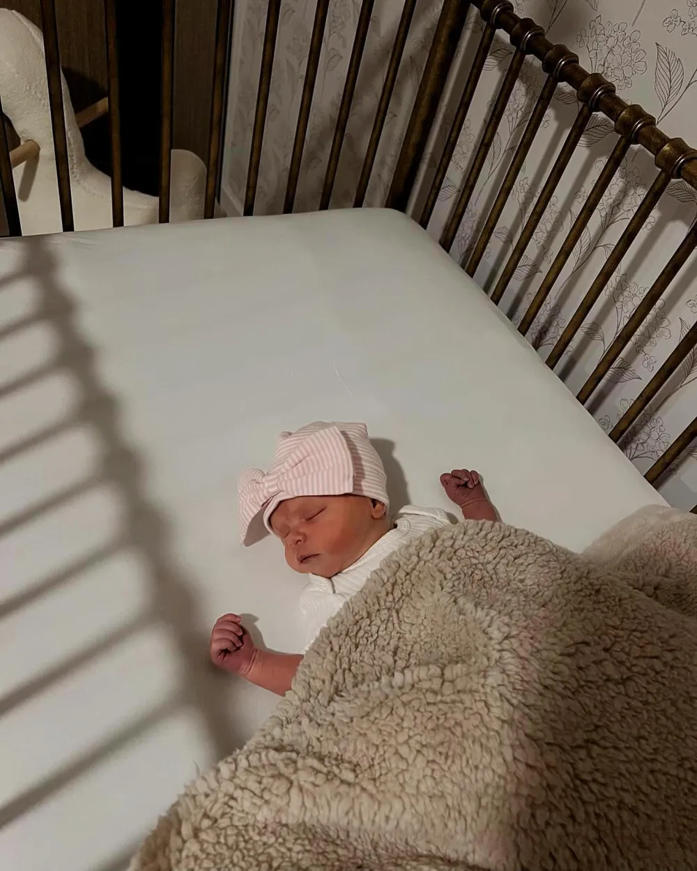 Nick Viall Got Starstruck by Dodgers Pitcher Walker Buehler in the Maternity Ward Fun for Me 854