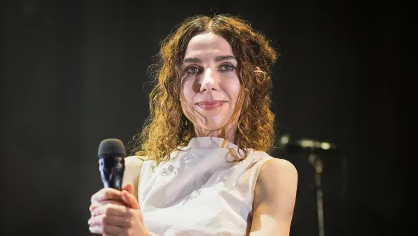 PJ Harvey Announces First North American Tour in 7 Years and shares ‘Seem an I’ Video
