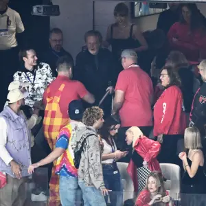 Paul McCartney Joins Taylor Swift Super Bowl Suite