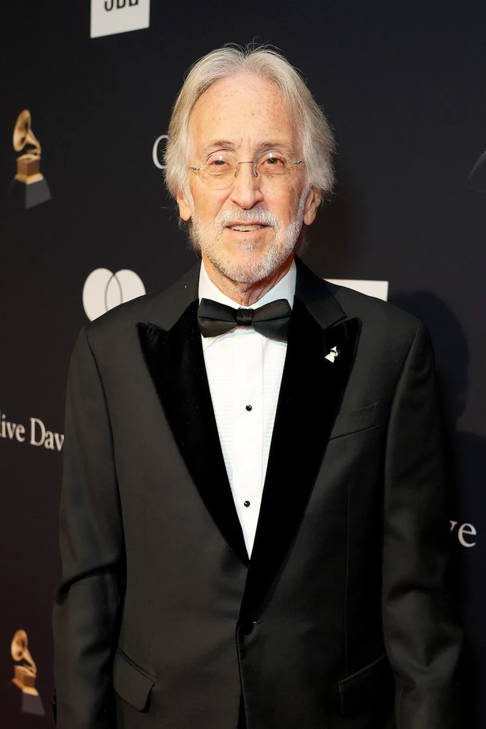 Phoebe Bridgers Tells Former Grammys CEO Neil Portnow to Rot in Piss 2