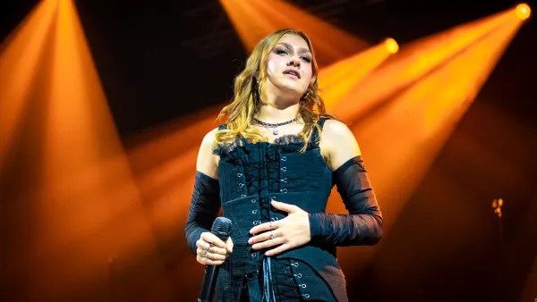 Pop Singer Olivia Lunny Dishes on What She Learned From Hitting The Road With Ellie Goulding 925