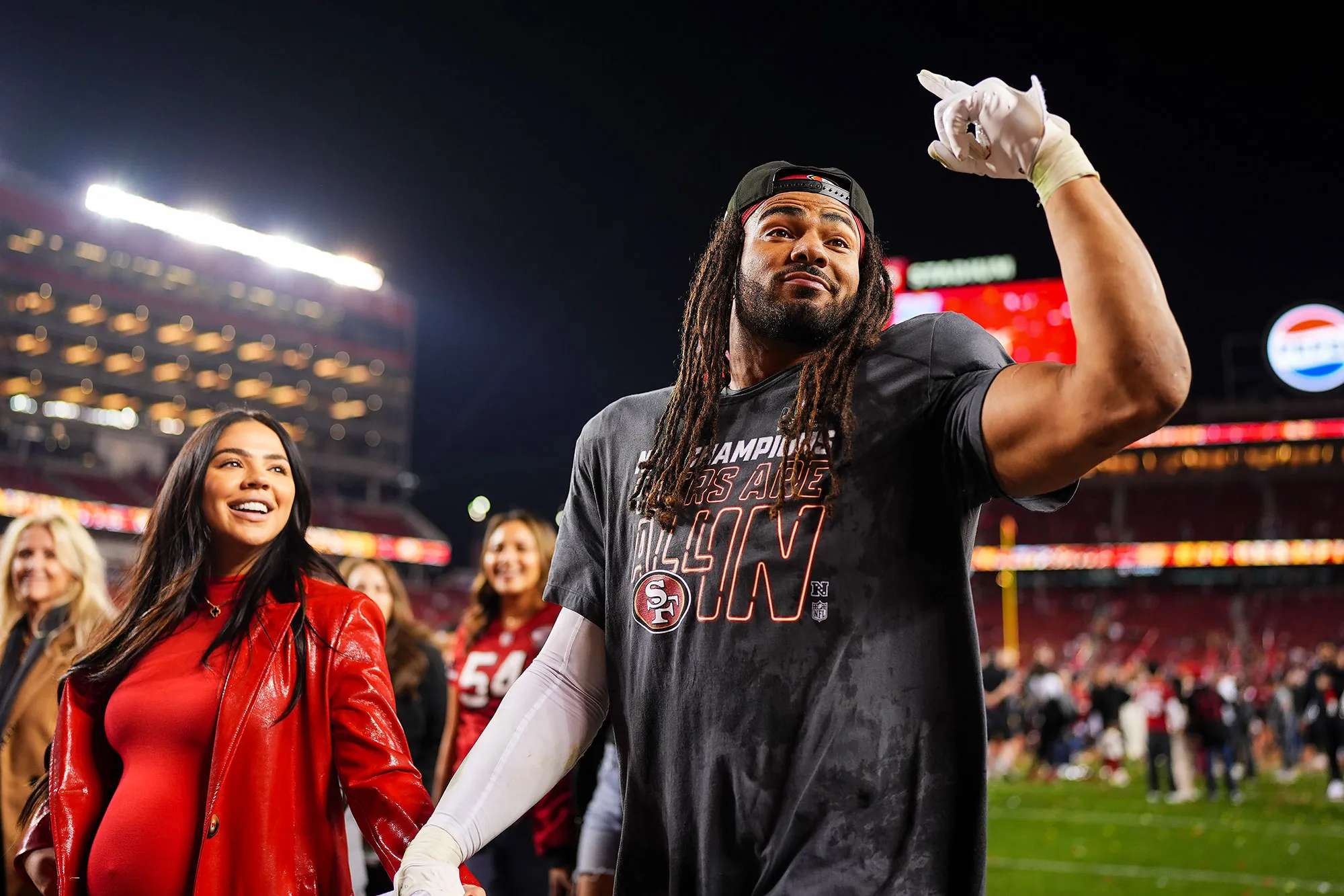 Pregnant Bachelor Alum Sydney Warner Is Waiting to Travel to Super Bowl Fred Warner