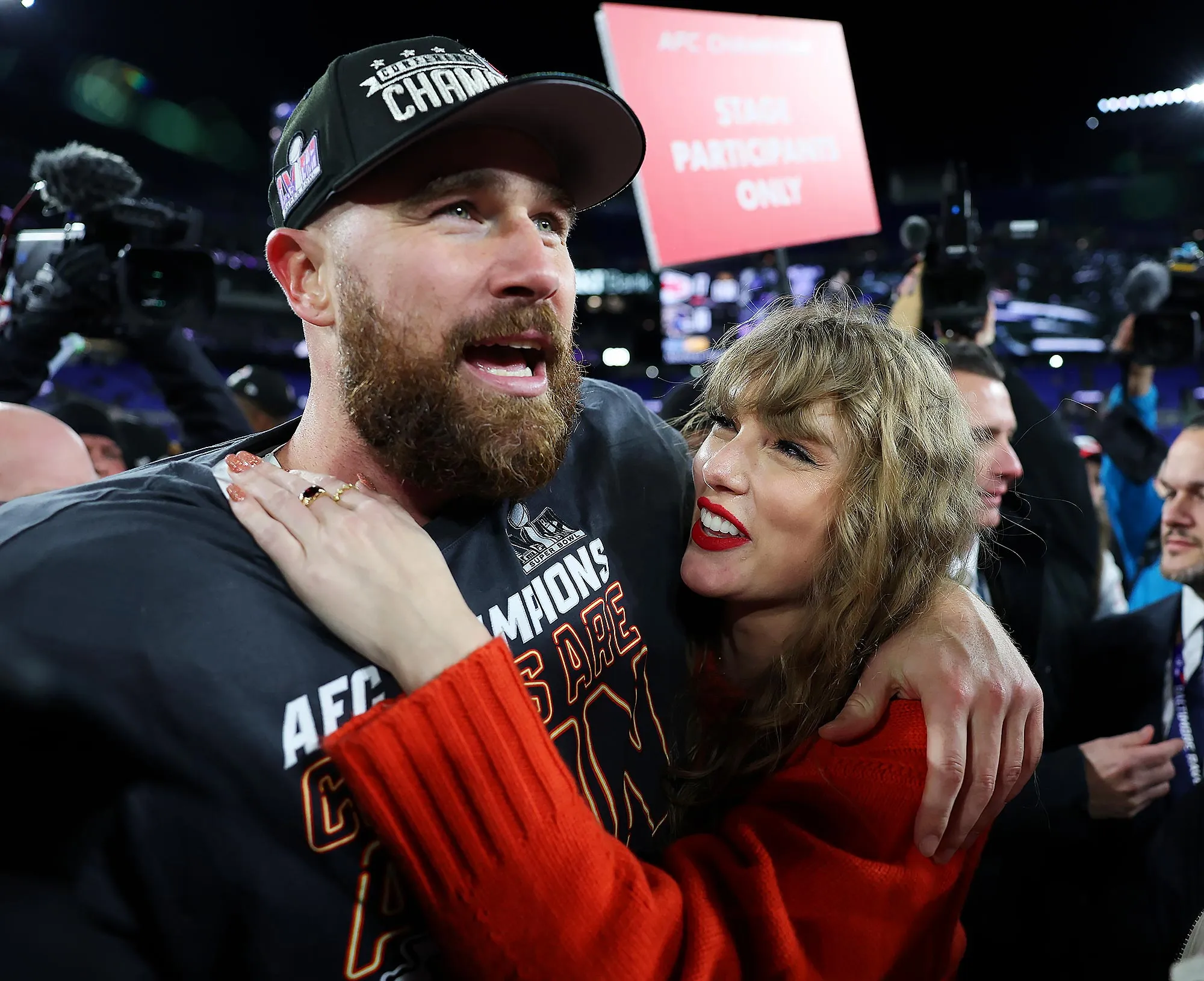 Taylor Swift Kisses Travis Kelce After 1st Sydney Eras Tour Concert