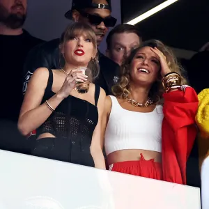 Taylor Swift Matches Travis Kelce With Black Outfit at 2024 Super Bowl