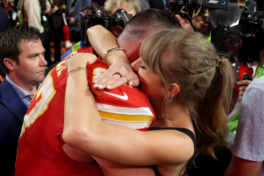 Taylor Swift Tells Travis Kelce Jet Lag Is a Choice in New Footage From Super Bowl 2024 3