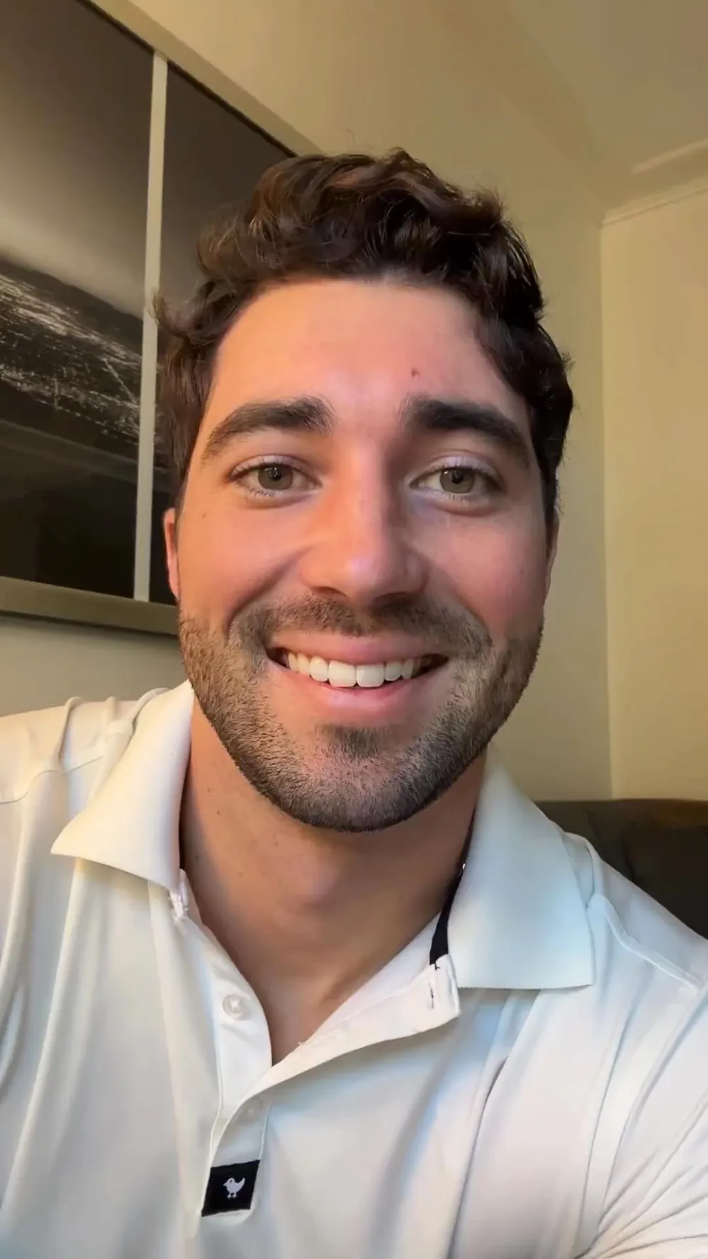 The Bachelor s Joey Graziadei Addresses Yellow Eyes Announces Gilbert Syndrome 217