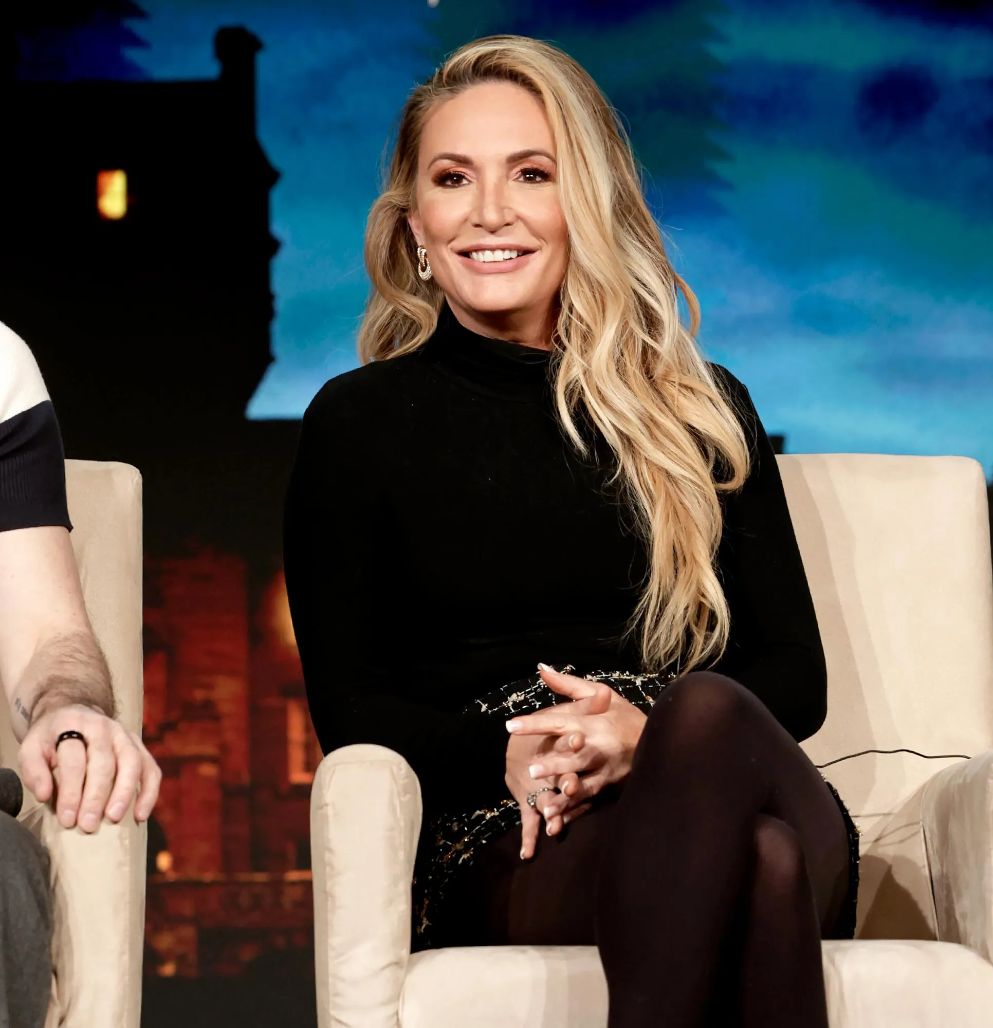 The Traitors Host Alan Cummings Explains Why the Show Brought Back Kate Chastain for Season 2