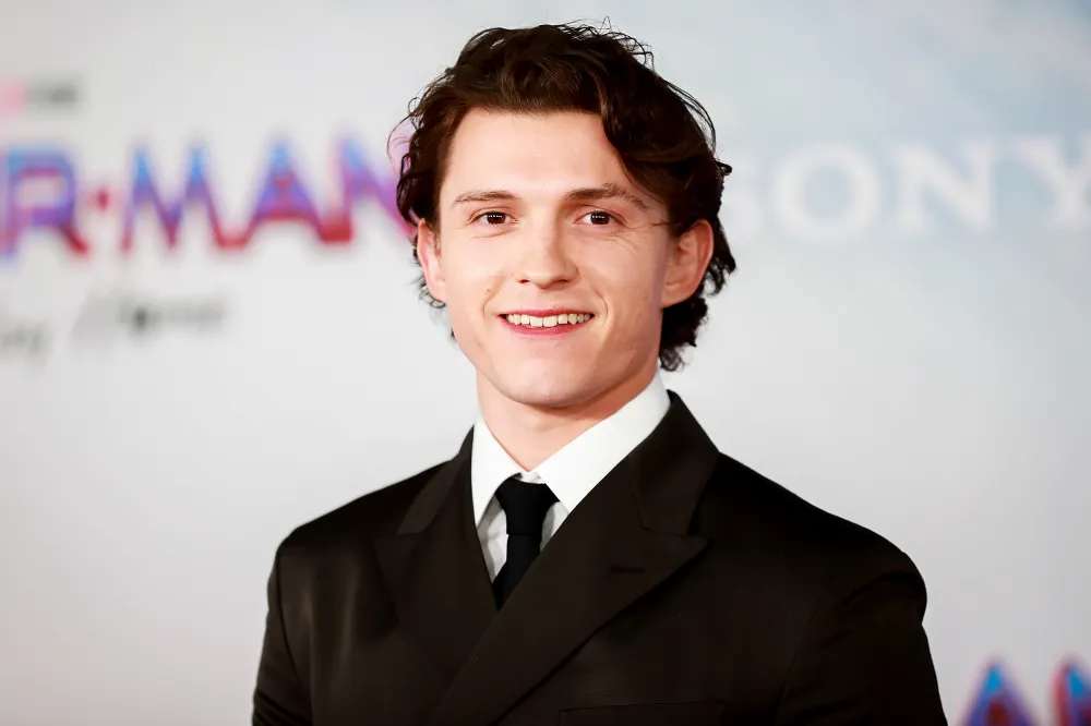 Tom Holland Swings From 'Spider-Man' to Shakespeare London&rsquo;s West End Production of 'Romeo & Juliet'