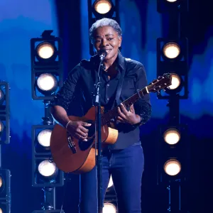 Tracy Chapman Original Fast Car Hits No 1 on iTunes Following 2024 Grammys