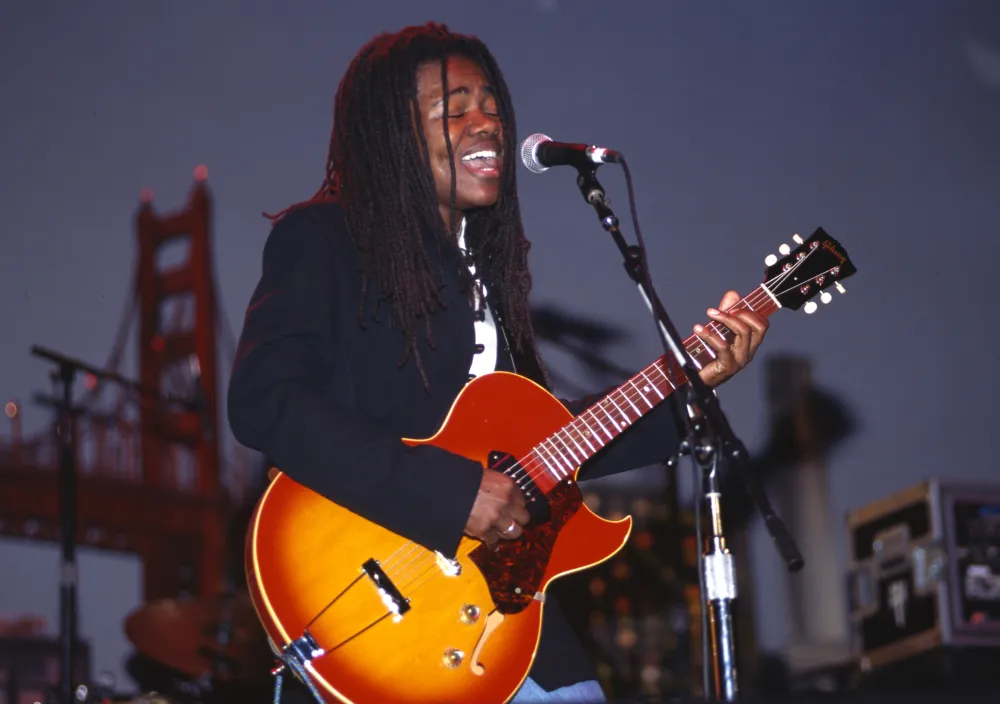 Tracy Chapman Will Join Luke Combs at Grammys