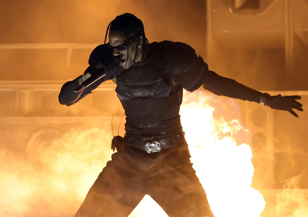 Travis Scott Rages During Grammy Performance Over Losing 10 Times