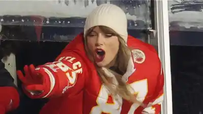 We Asked 6 NFL Players What They Really Think of the Taylor Swift Effect on Football 772 Rob Gronkowski, Julian Edelman, J.J. Watt, Taylor Swift, Kirk Cousins, Dan Marino, Shannon Sharpe.