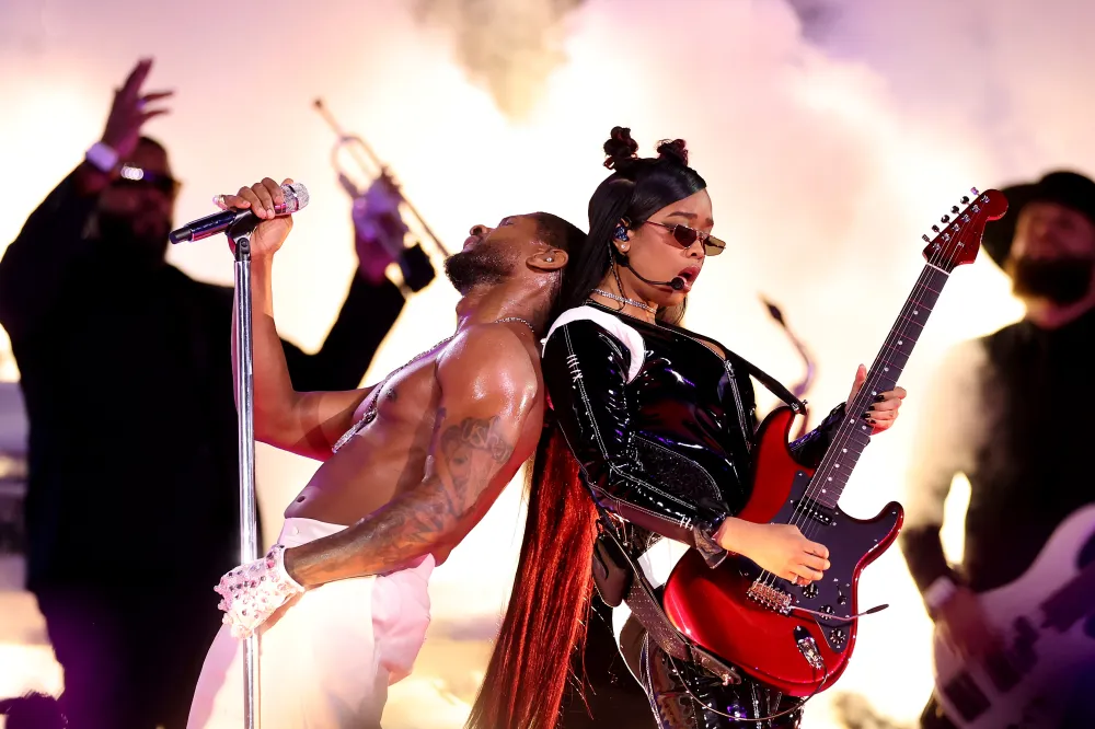 Apple Music Super Bowl LVIII Halftime Show, Usher/HER