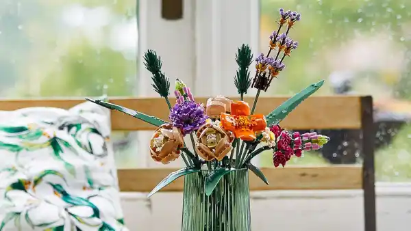 amazon-lego-bouquet