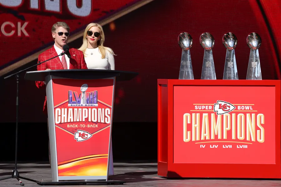Taylor Swift Chiefs Parade Nods Gallery