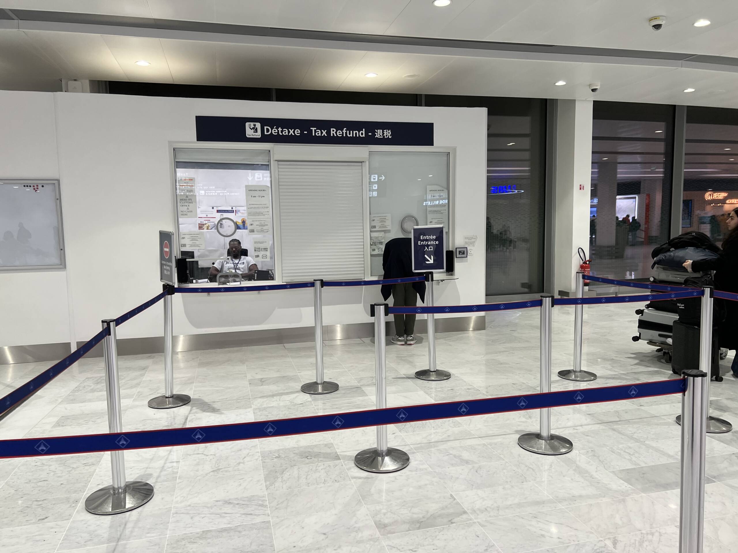 experience shopping in paris with live diary updates