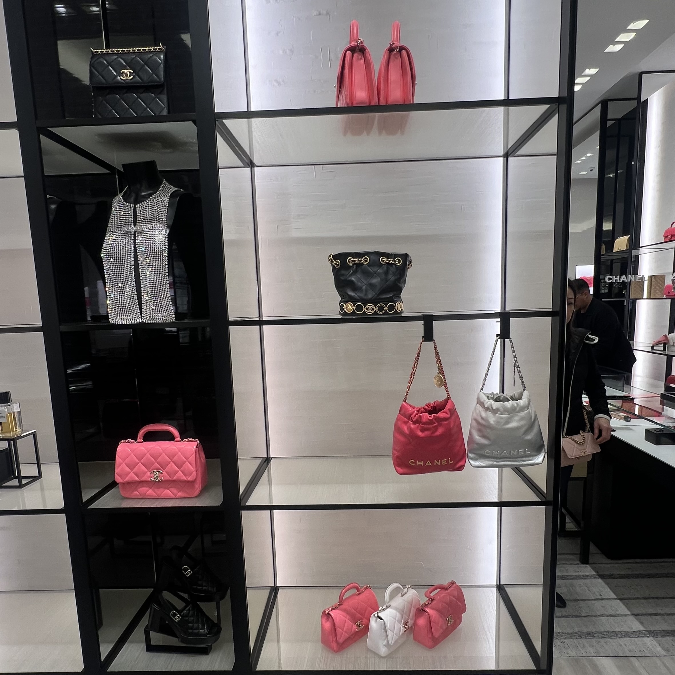 experience shopping in paris with live diary updates