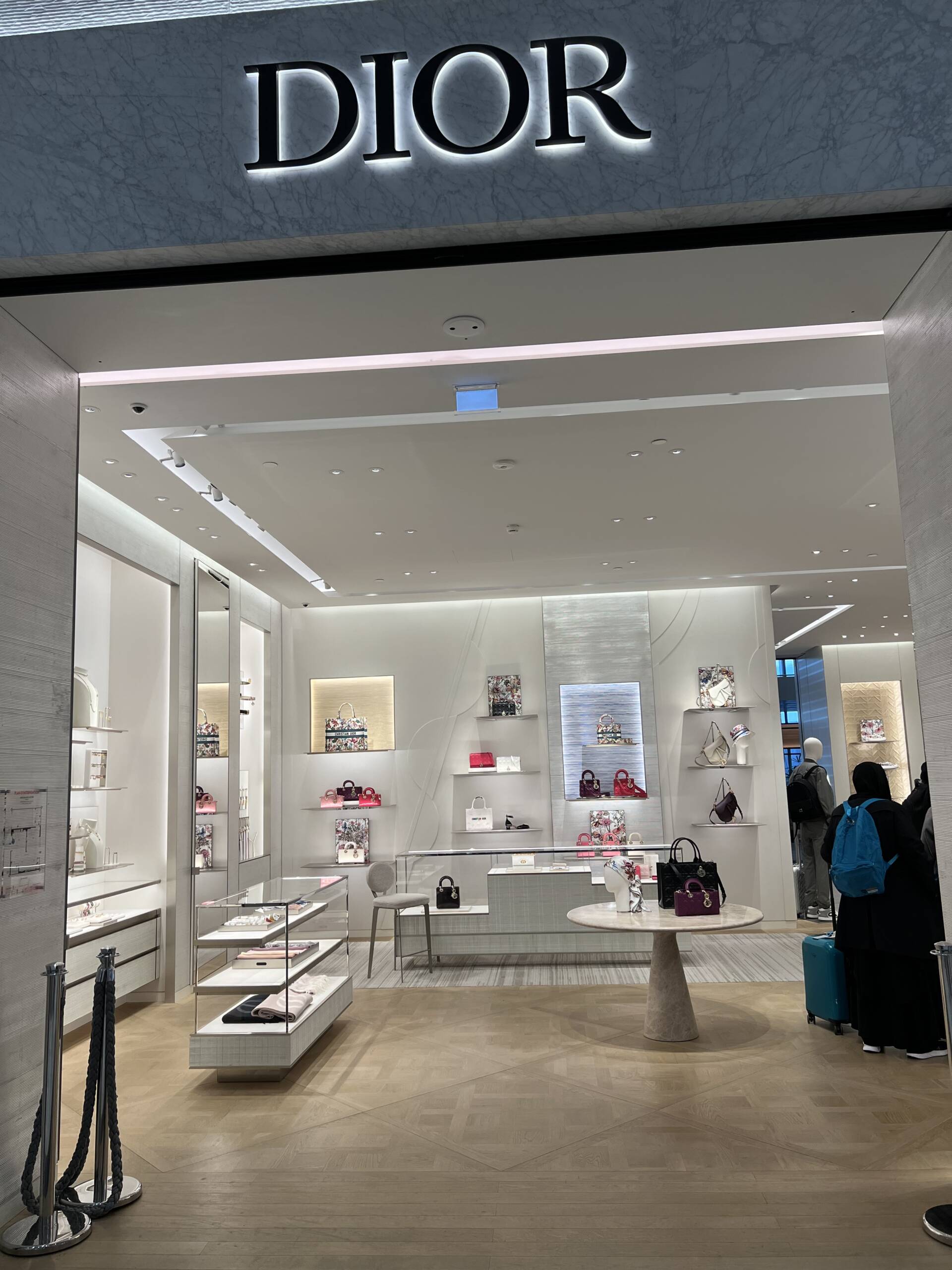 experience shopping in paris with live diary updates