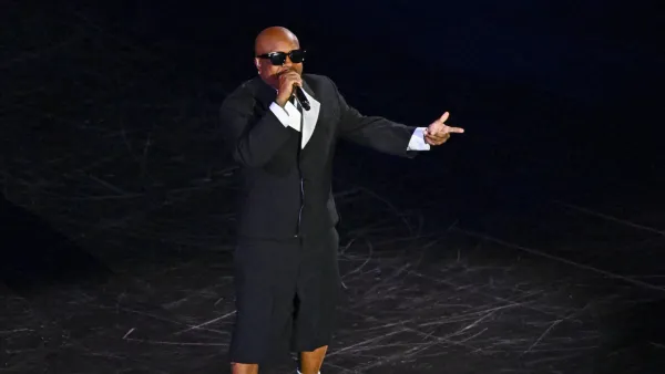 jermaine Dupri Thinks the Memes About His Super Bowl Outfit Are Funny as Hell