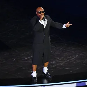 jermaine Dupri Thinks the Memes About His Super Bowl Outfit Are Funny as Hell
